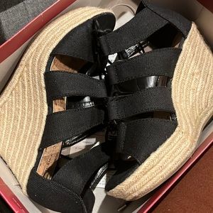 Brand new shoes Great condition size 6